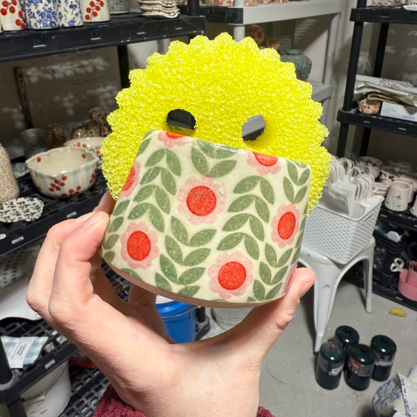 Pink Dutch Floral Sponge Holder