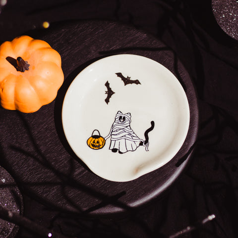 Mummy Catsper the Ghost Cat Spoon Rest